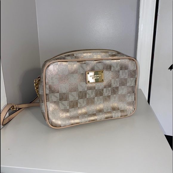Michael Kors Accessories - Michael kors cross bag